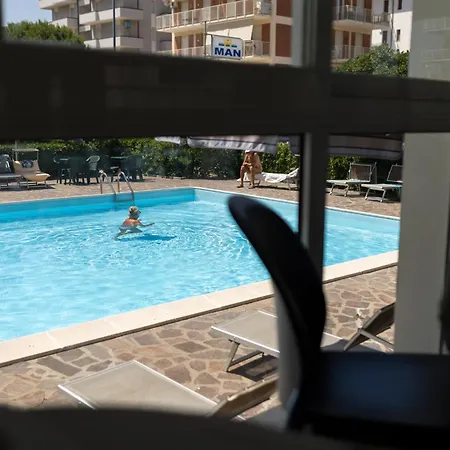 Man Hotel Lido Di Savio