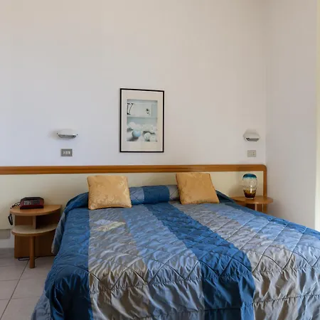 Man Hotel