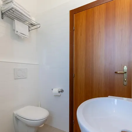Man Hotel