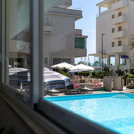 Man Hotel Lido Di Savio