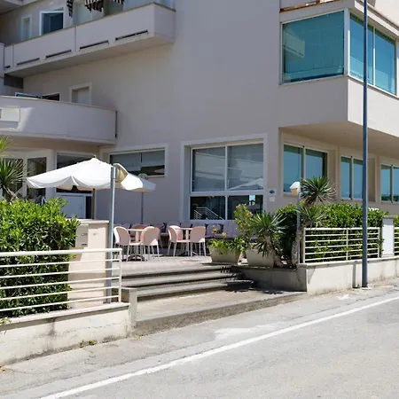 Man Hotel Lido Di Savio