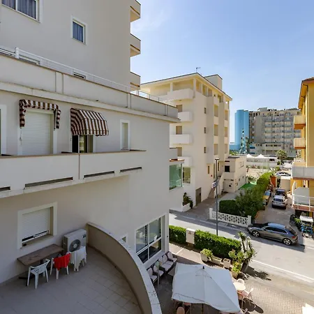 Man Hotel